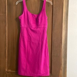 Really cute form fitting dress. Size 2.